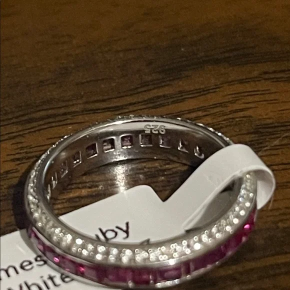 Dazzling Silver and Pink Gemstone Ring - Picture 6 of 10